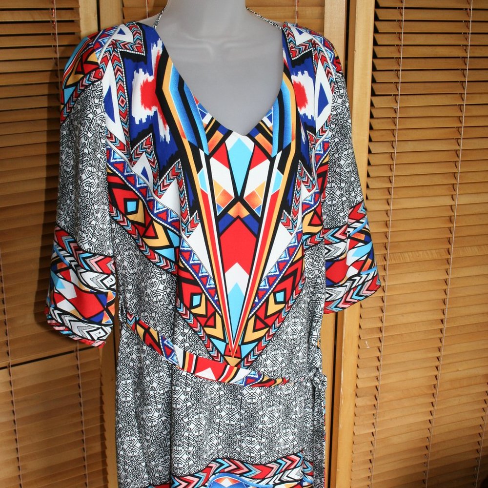 Pink Owl Indian Style Print V-Neck Size Medium